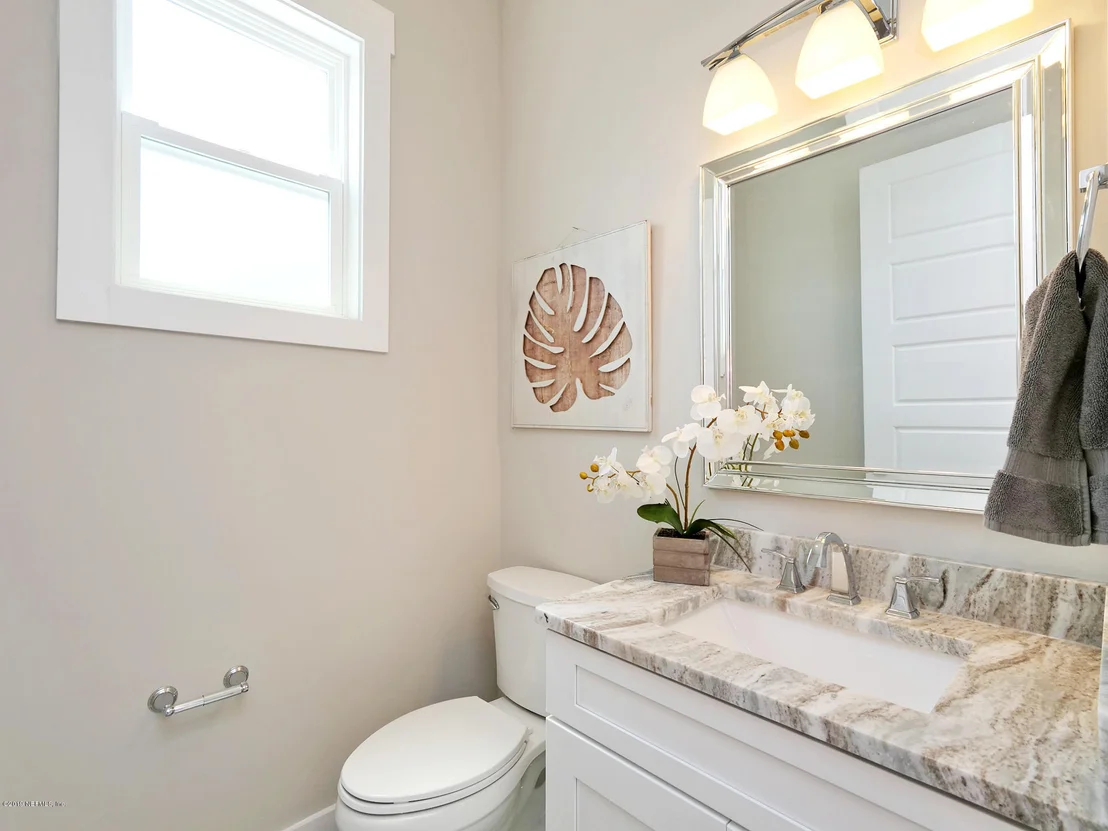 Photo of 232 DAVIS Street