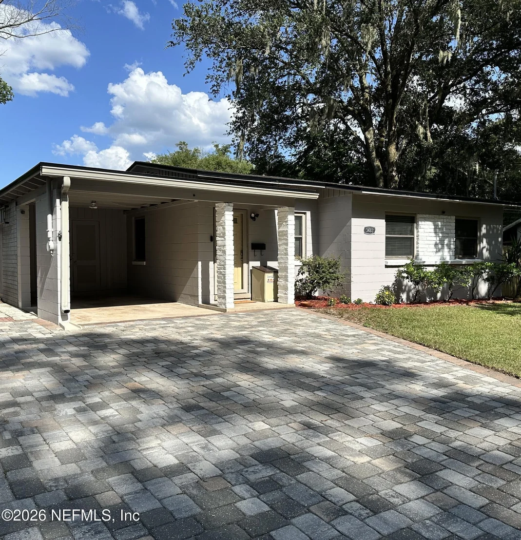 Photo of 3483 FOREST Boulevard