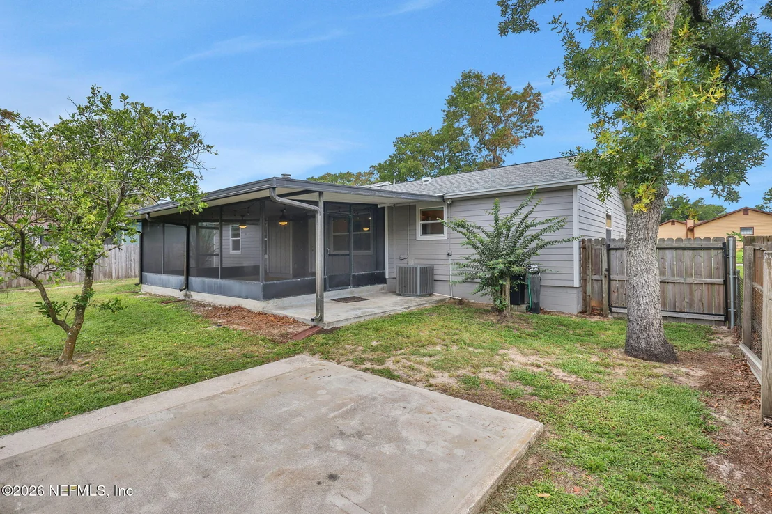 Photo of 11530 BROAD LEAF Drive