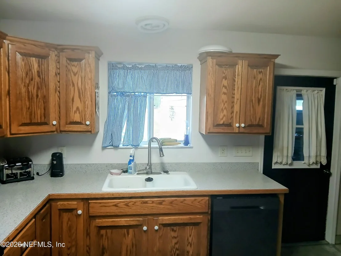 Photo of 115 CRESTWOOD Drive