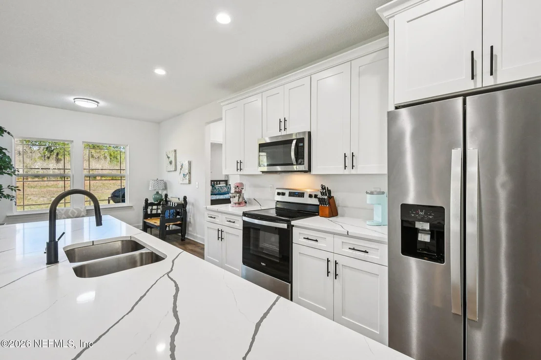 Photo of 5012 LAUREL Street