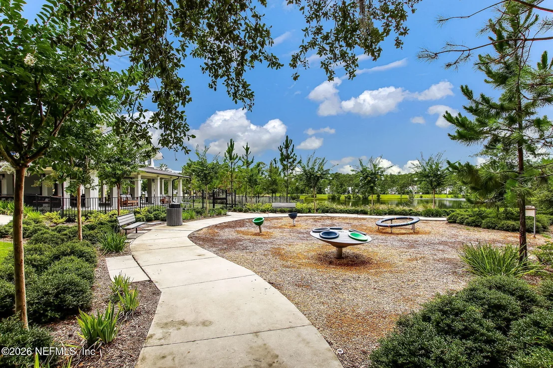 Photo of 141 LINSBURY Court