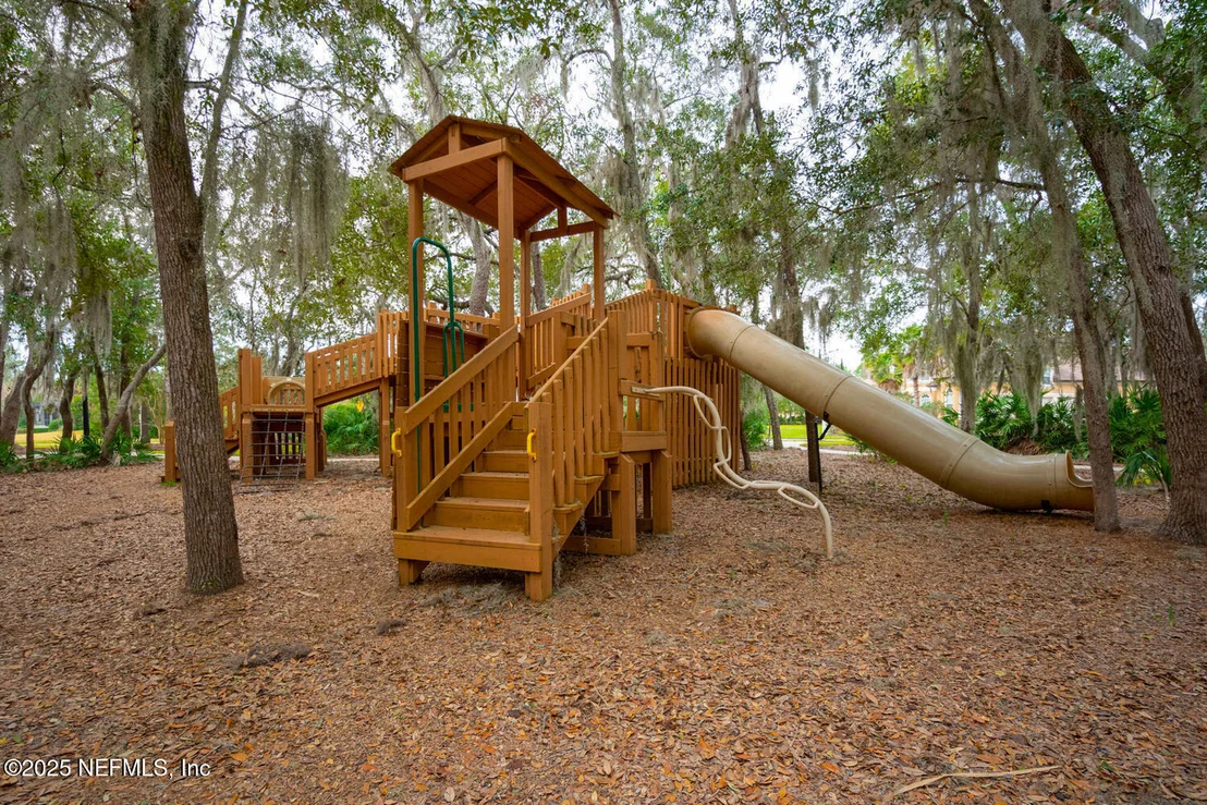 Photo of 148 LA MESA Drive