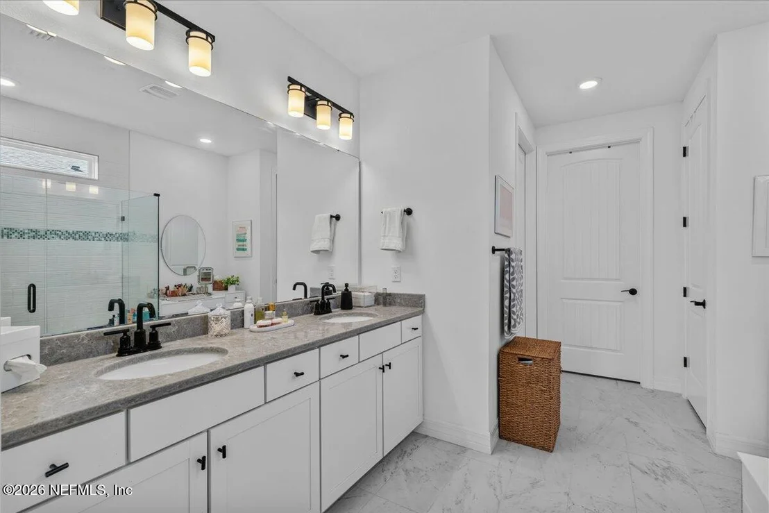 Photo of 10947 TOWN VIEW Drive