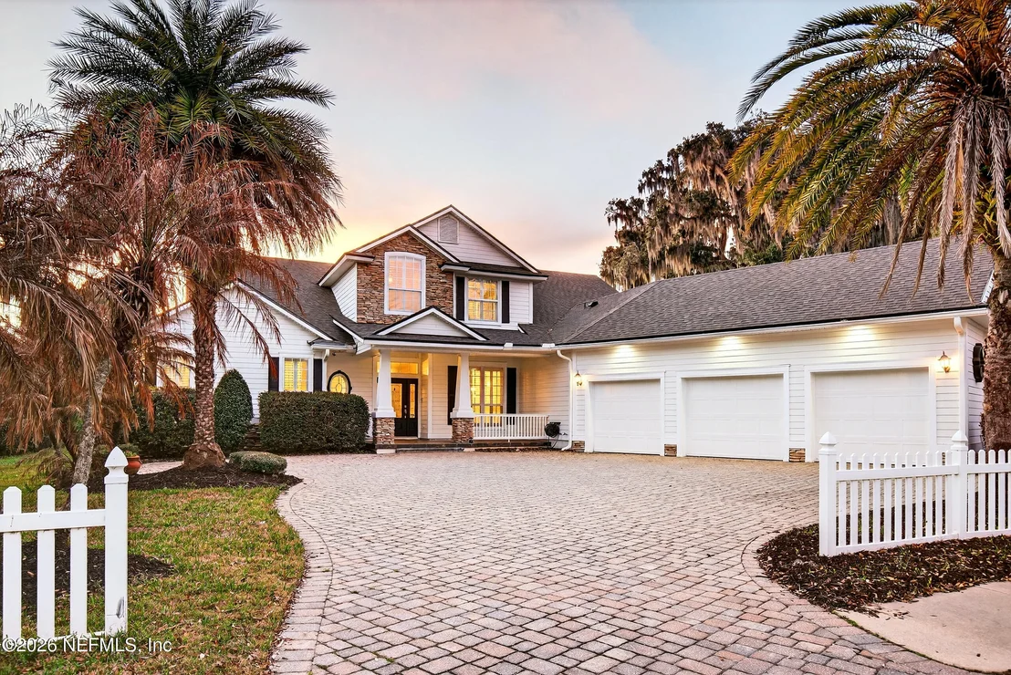 Photo of 1855 MOORINGS Circle
