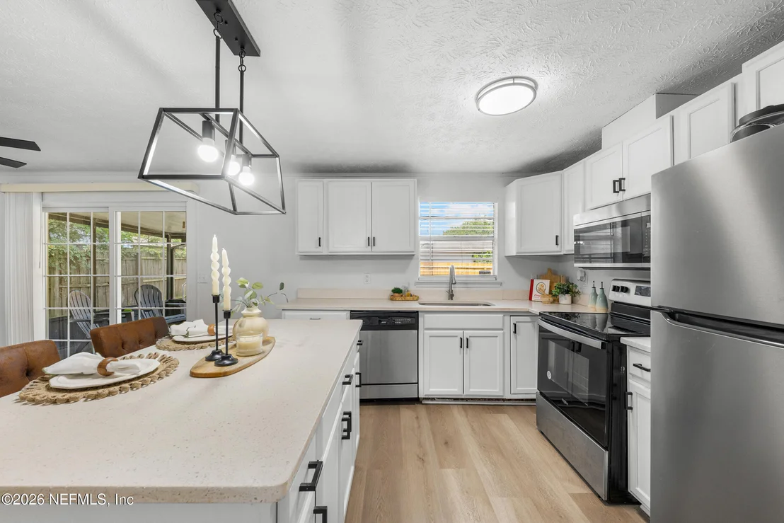 Photo of 1512 MESA Drive
