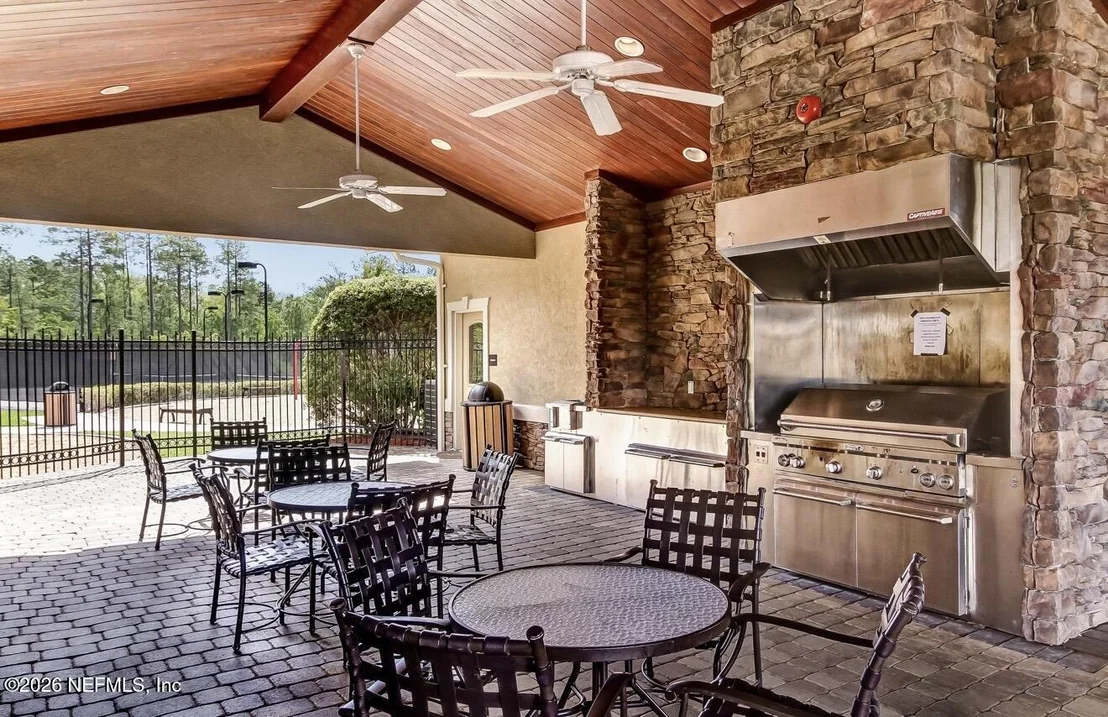 Photo of 1072 MERLIN Point