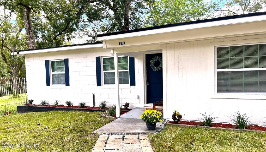 Photo of 8054 GRAFF Lane
