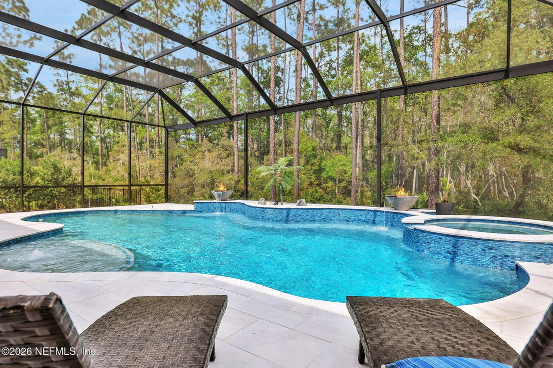 Photo of 446 PALM CREST Drive