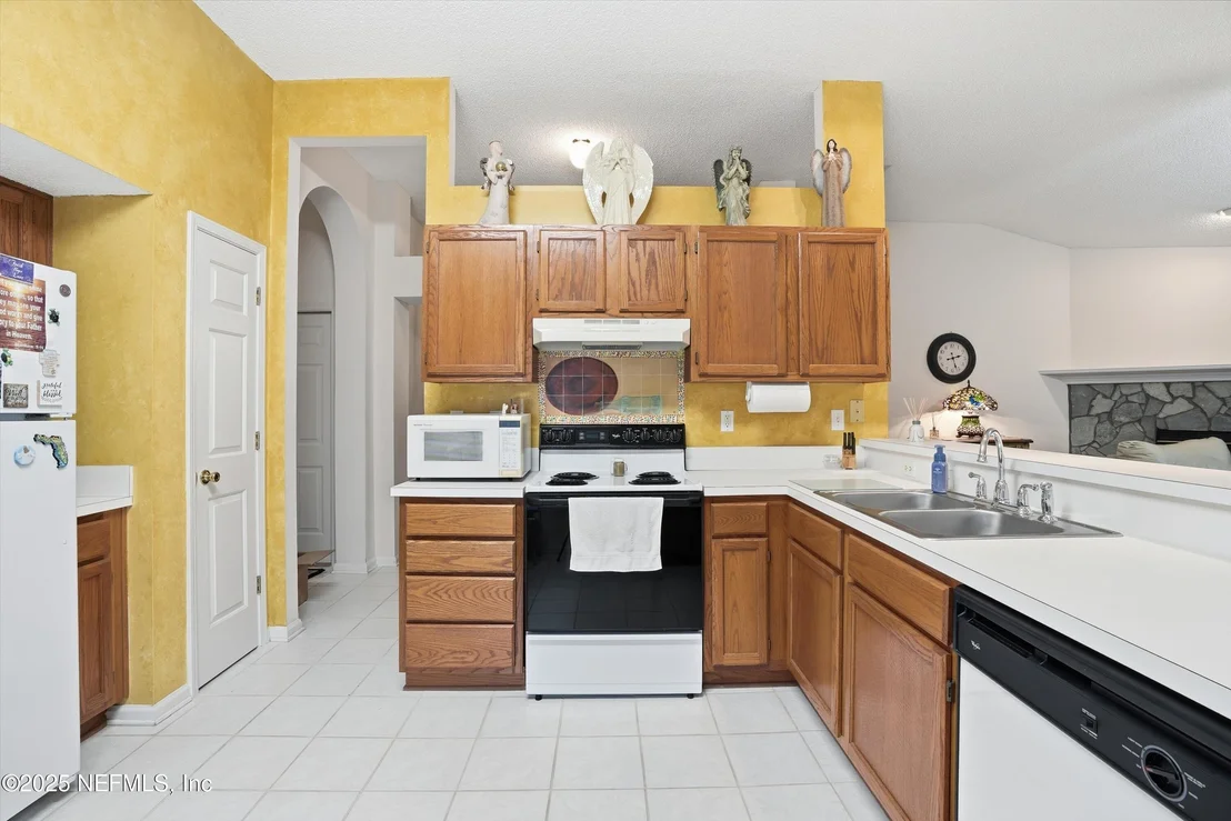 Photo of 1539 BEECHER Lane
