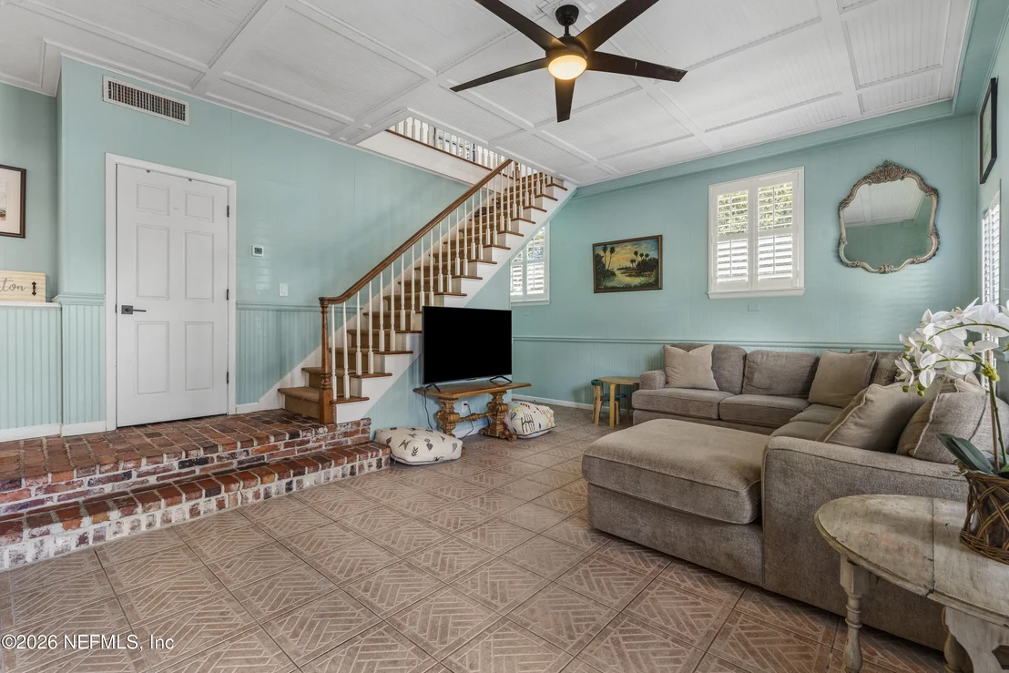 Photo of 4703 QUEEN Lane