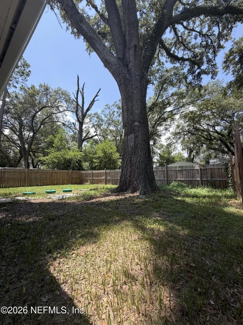 Photo of 11126 PINE Street