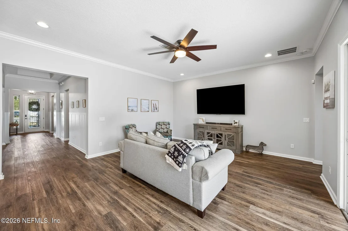 Photo of 225 CLOVERBROOK Road