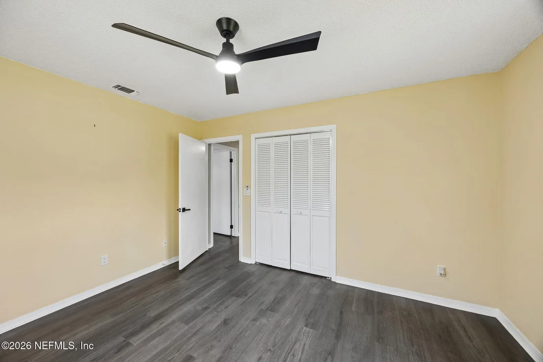 Photo of 1184 SURREY Glen
