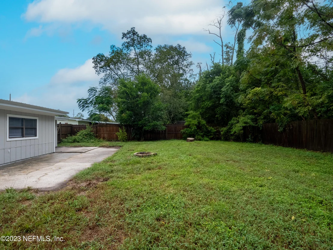 Photo of 8605 MATHONIA Avenue