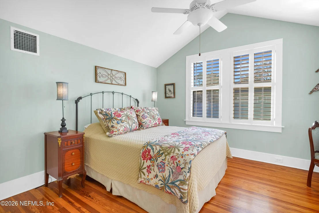 Photo of 28 E PARK Avenue