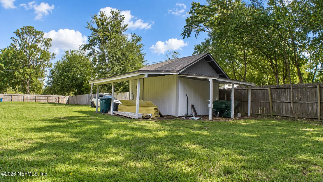 Photo of 306 BERNARD Road