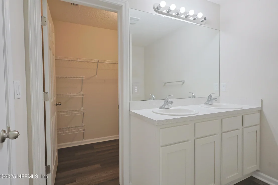 Photo of 52 PEPPERMINT Avenue