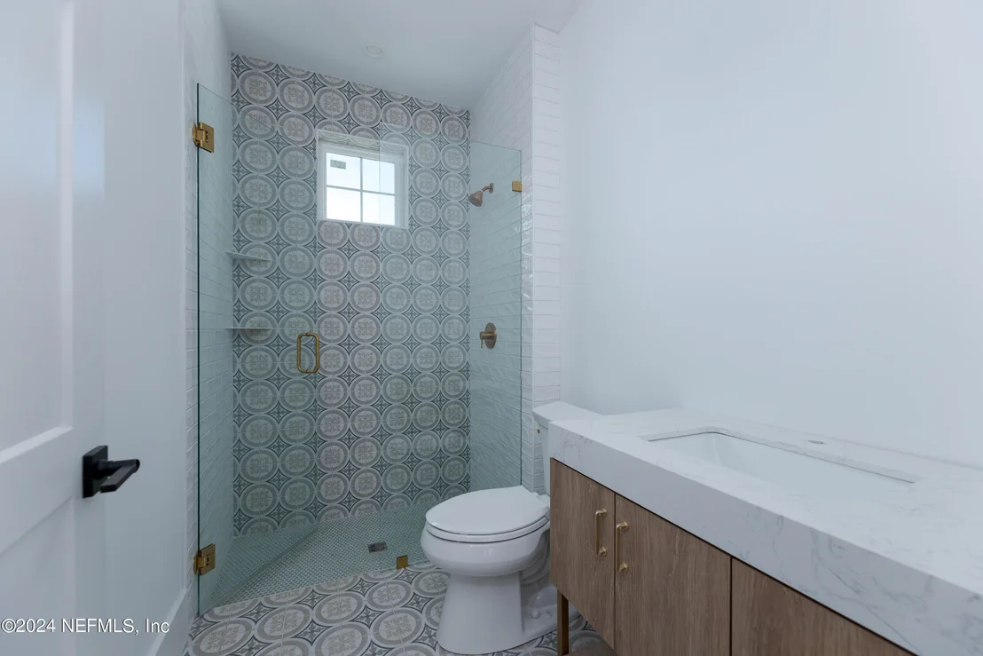 Photo of 372 RIDGEWAY Road