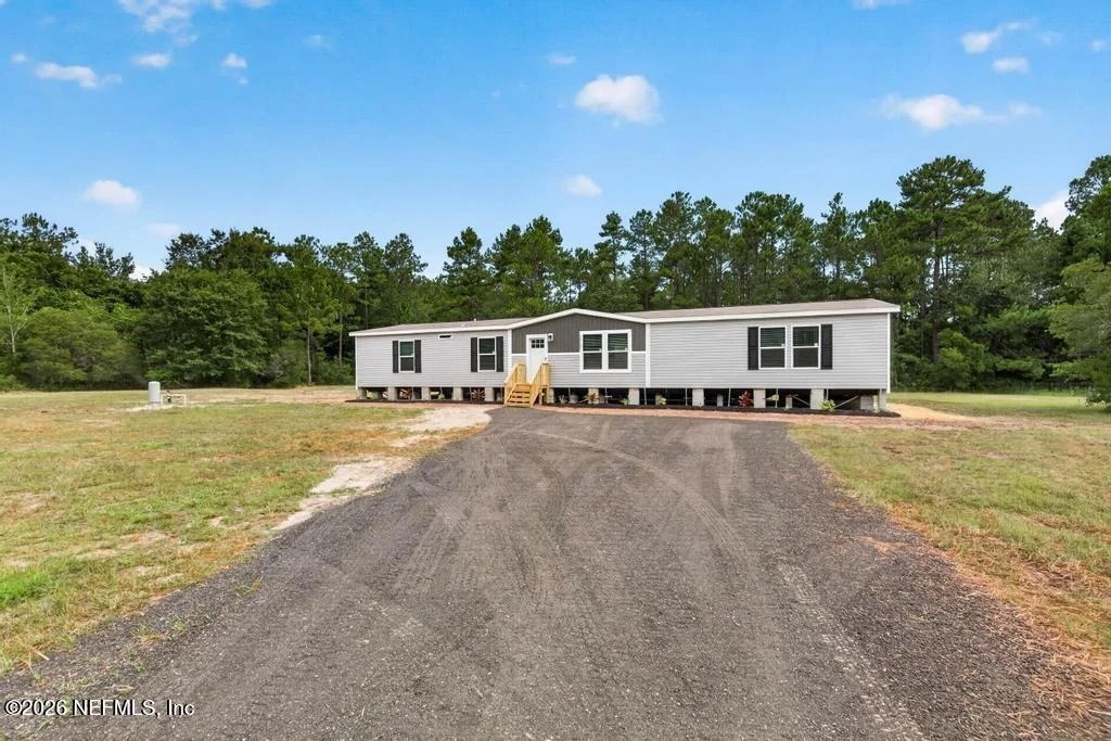 Photo of 28122 TRINITY Lane