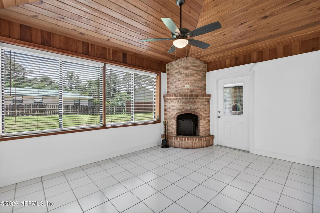Photo of 407 POMONT Avenue