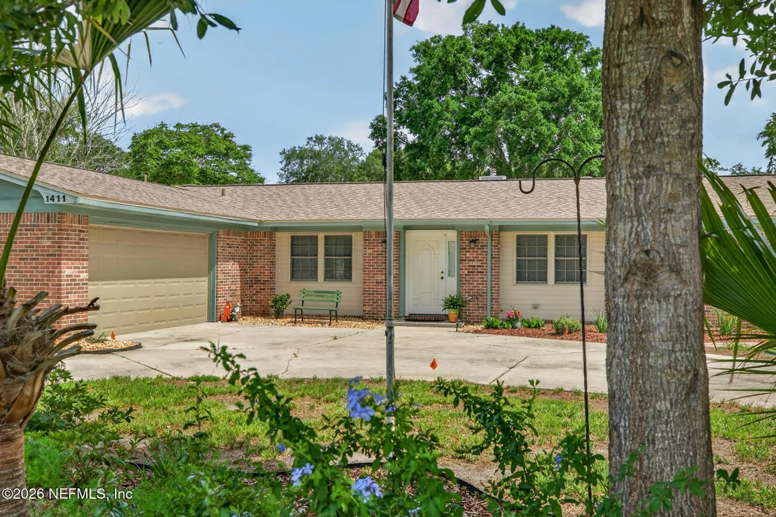 Photo of 1411 FOREST Lane