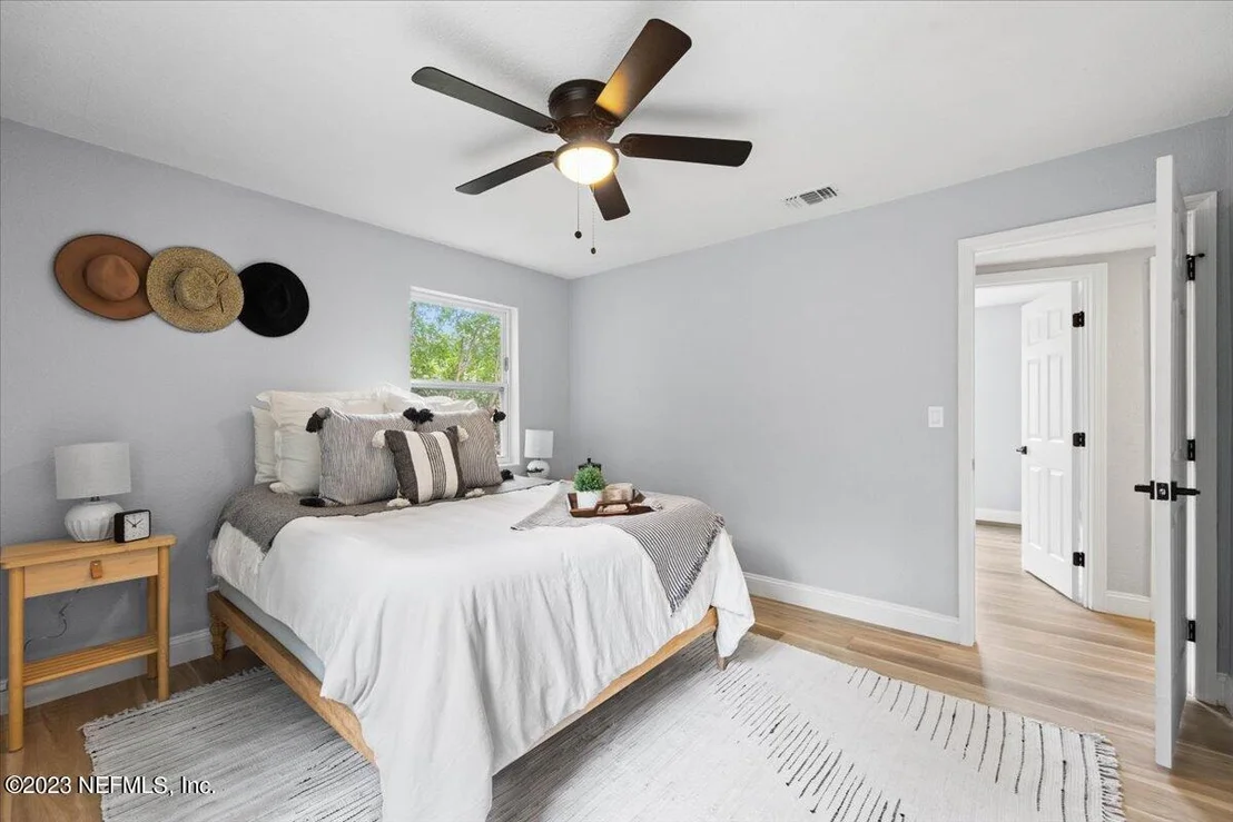 Photo of 7110 MAYAPPLE Road