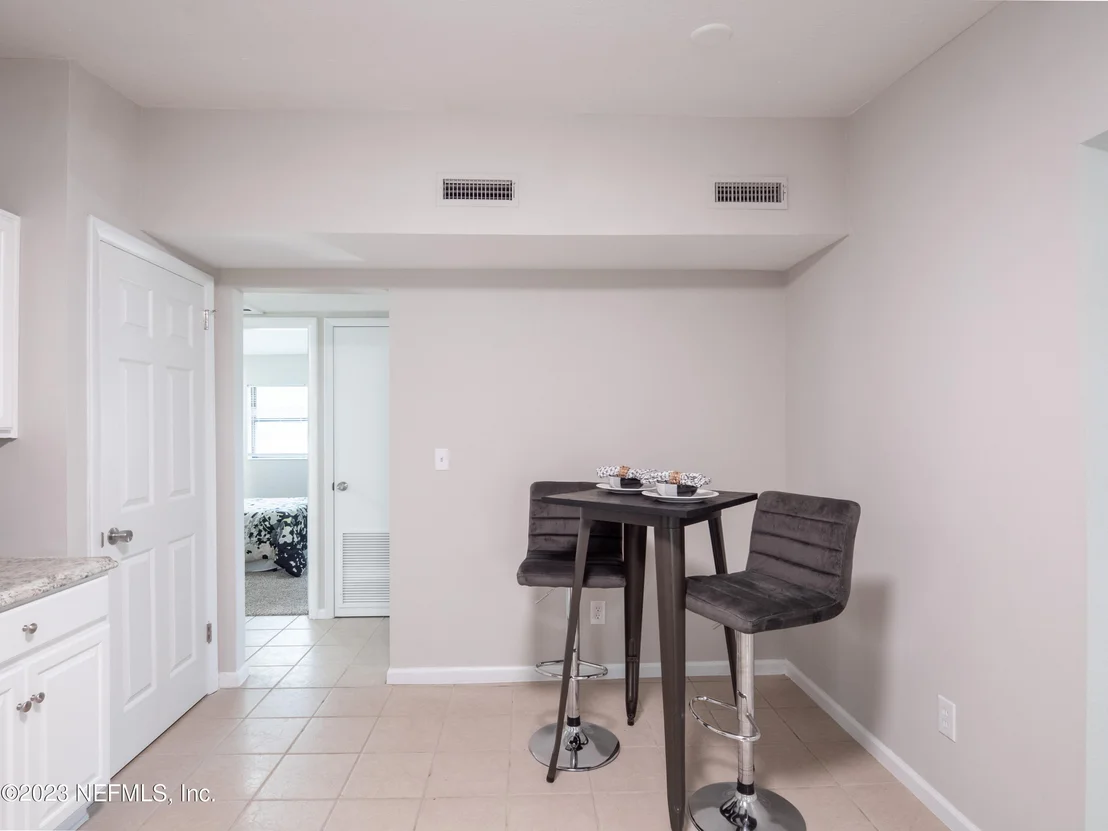 Photo of 8605 MATHONIA Avenue