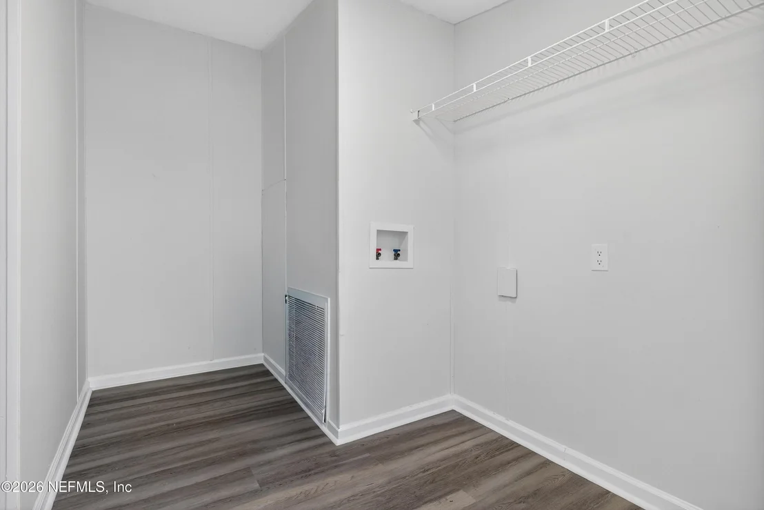 Photo of 7595 OAK FOREST Road