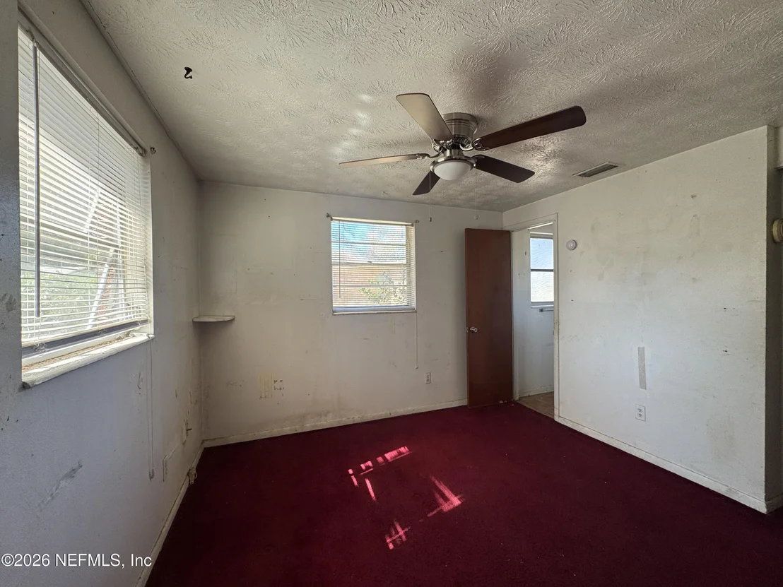 Photo of 2560 ROBERT Street