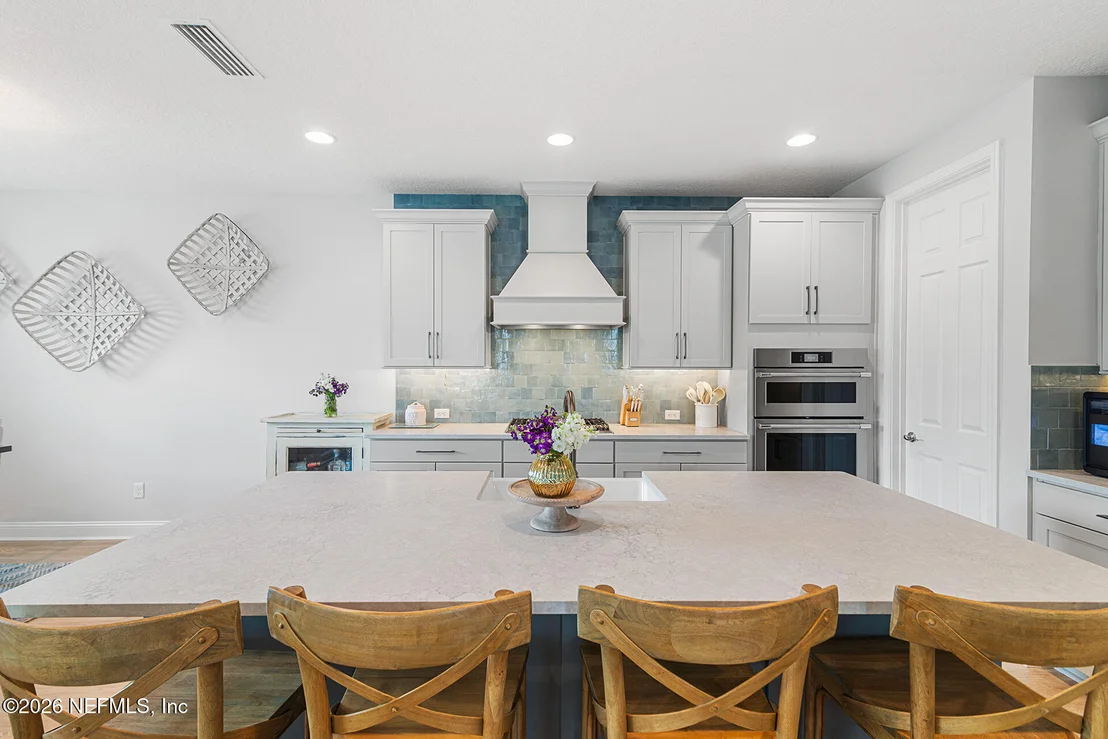 Photo of 428 BLUE HAMPTON Drive