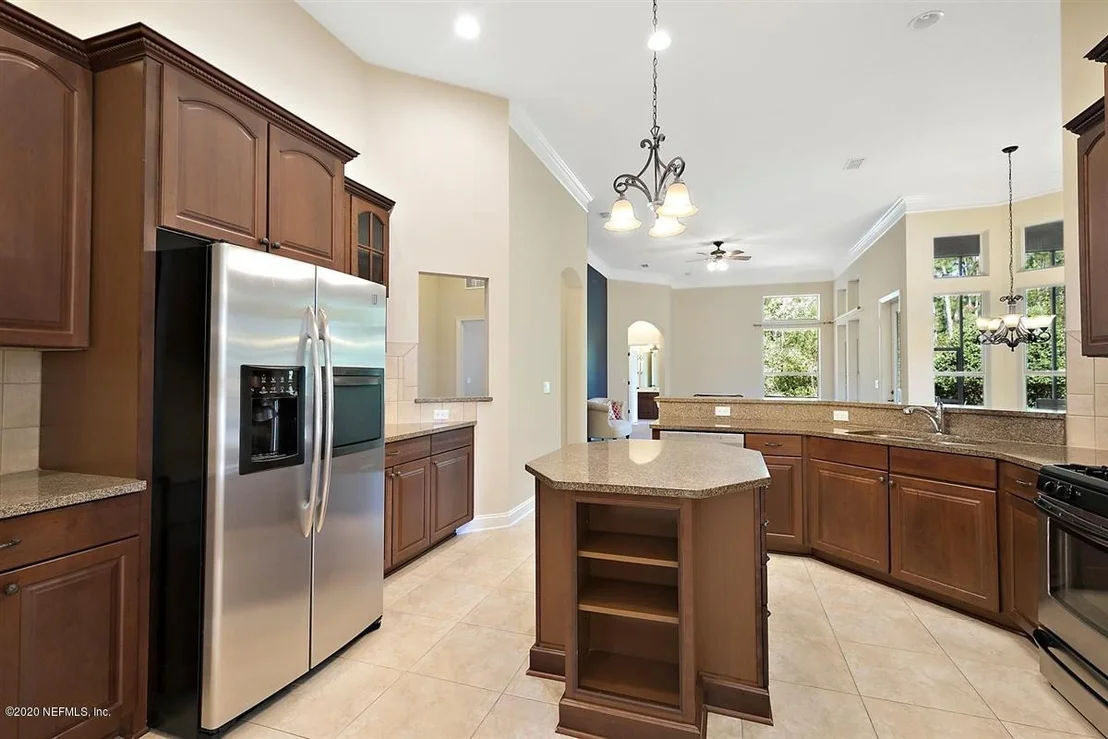 Photo of 305 TAVISTOCK Drive