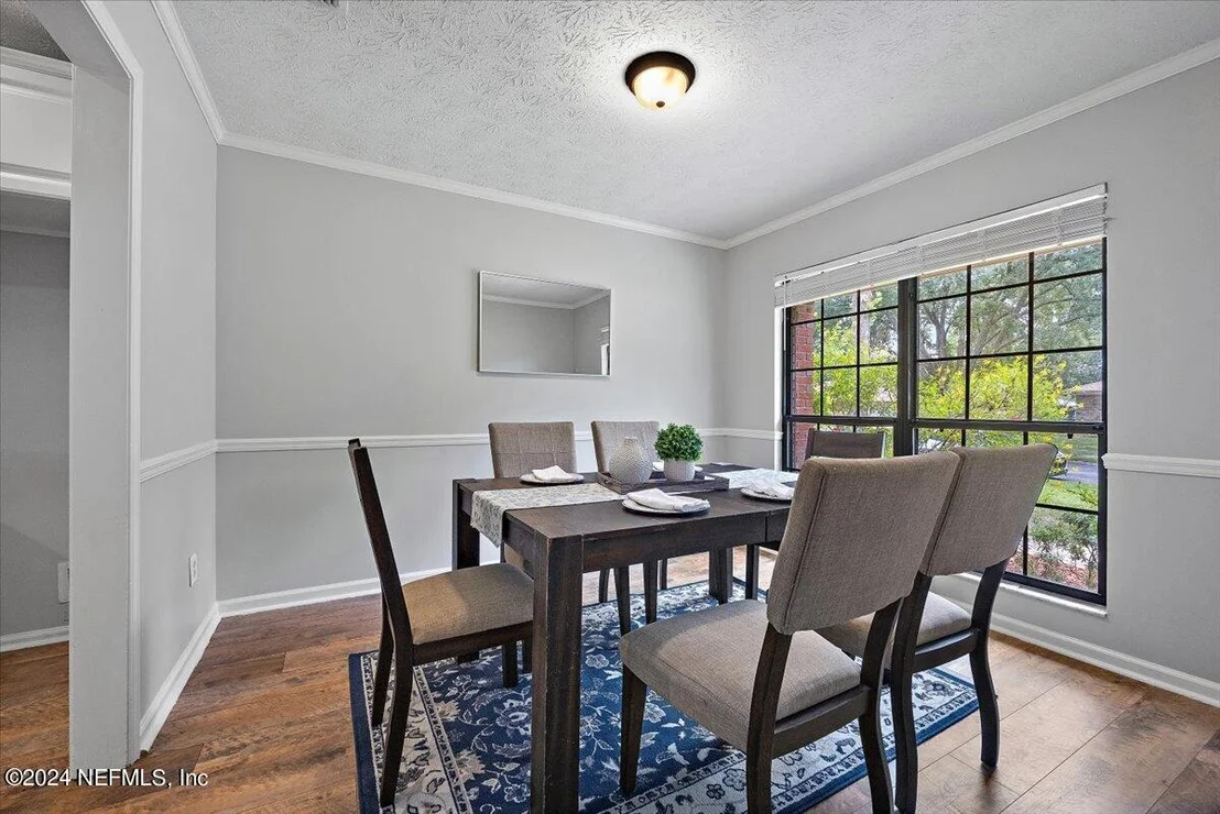 Photo of 305 EDINBURGH Lane