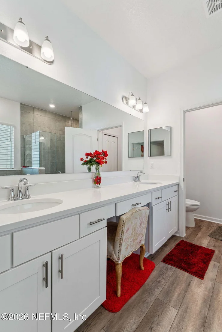 Photo of 120 OAKLEAF Way