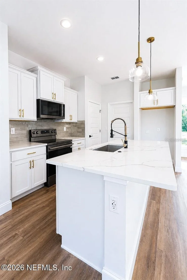 Photo of 14 RENSHAW Drive