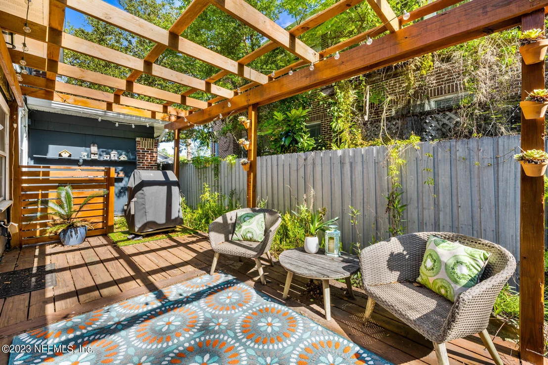 Photo of 3668 RIVERSIDE Avenue