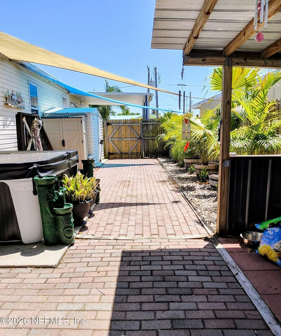 Photo of 137 LEWIS Street