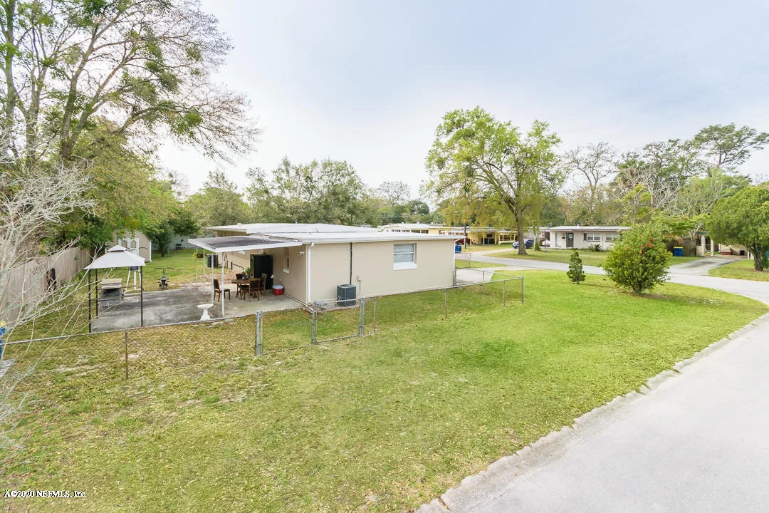 Photo of 7004 PELLIAS Road