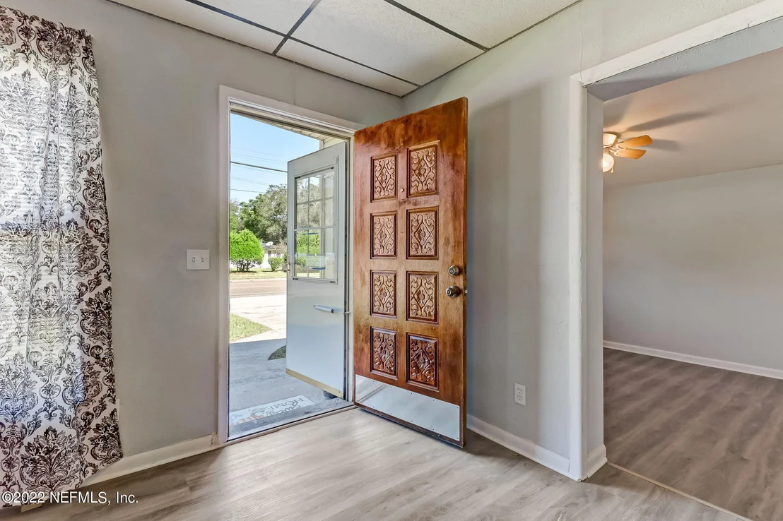 Photo of 2534 LEONID Road