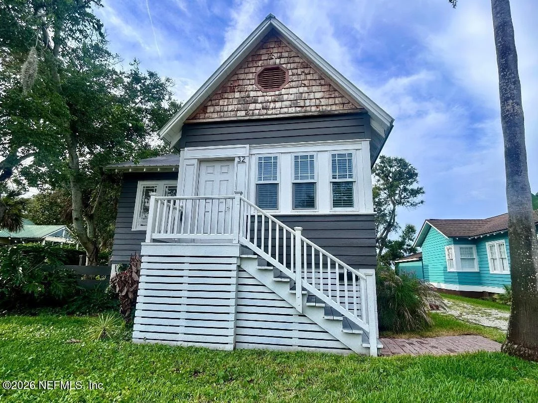 Photo of 32 E PARK Avenue