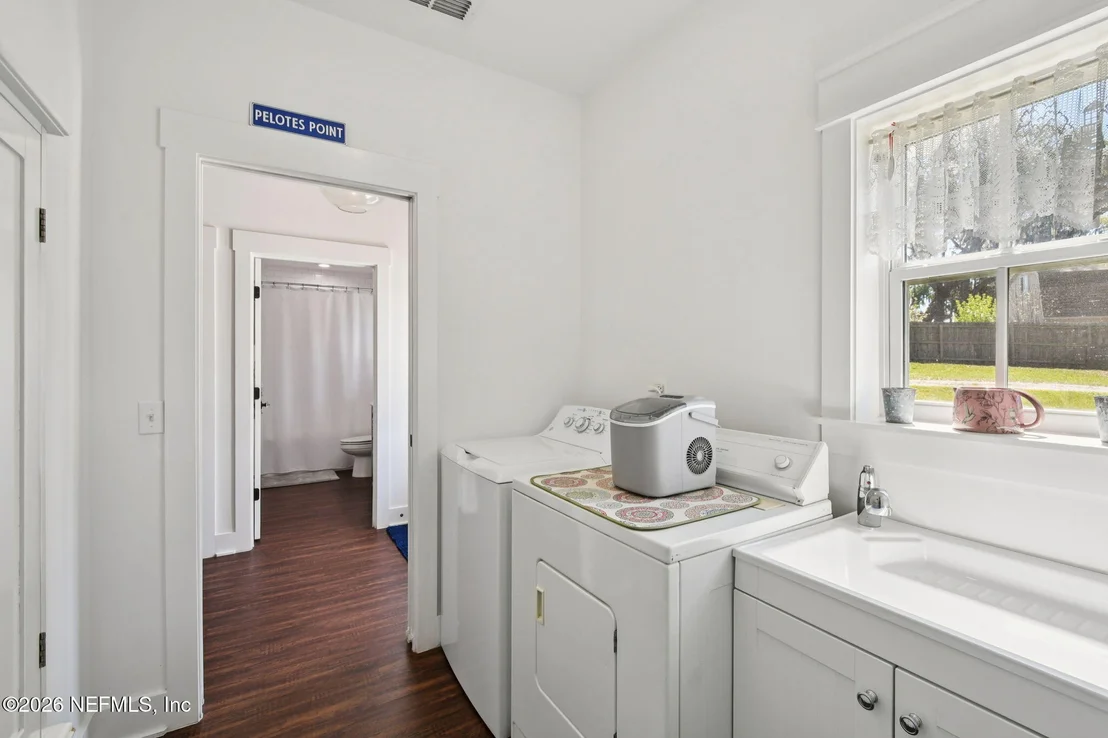Photo of Unit 17 at 5577 HECKSCHER Drive