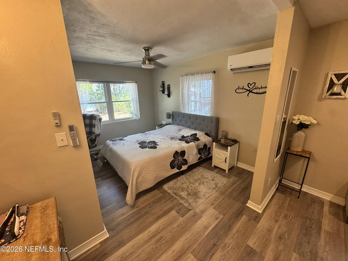 Photo of 113 STOCK Avenue