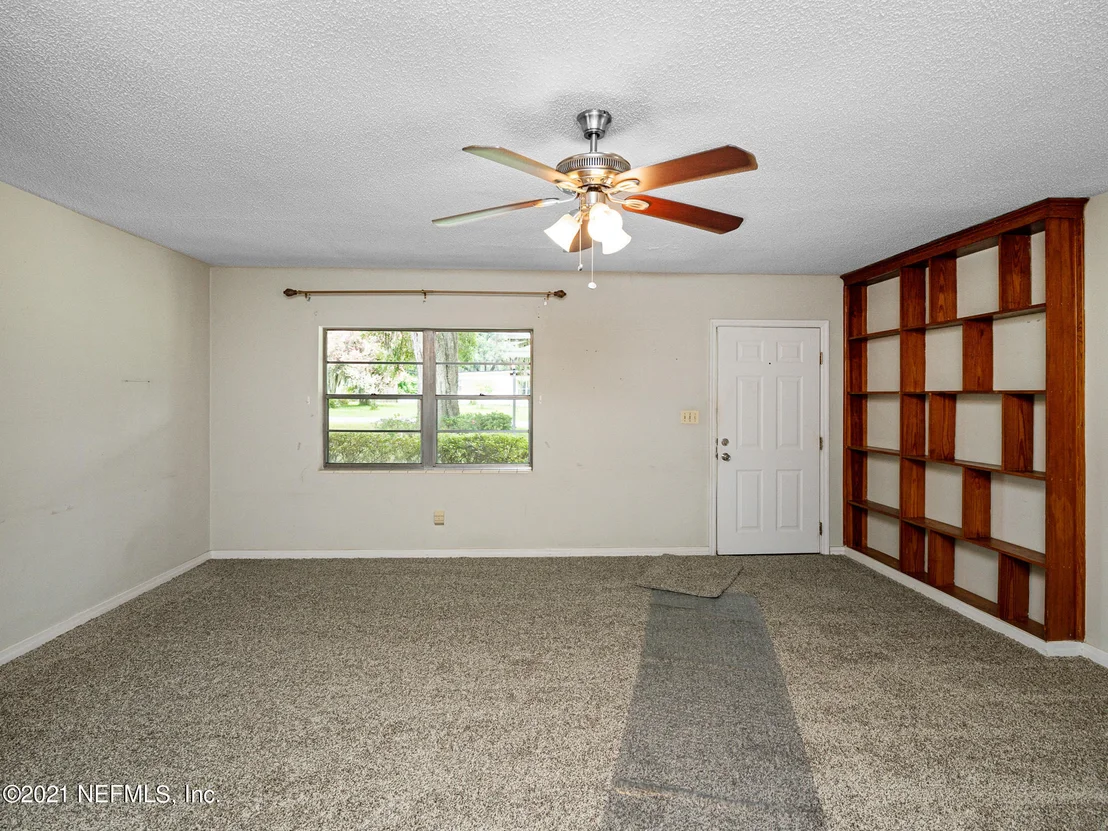 Photo of 9738 DOOLITTLE Road