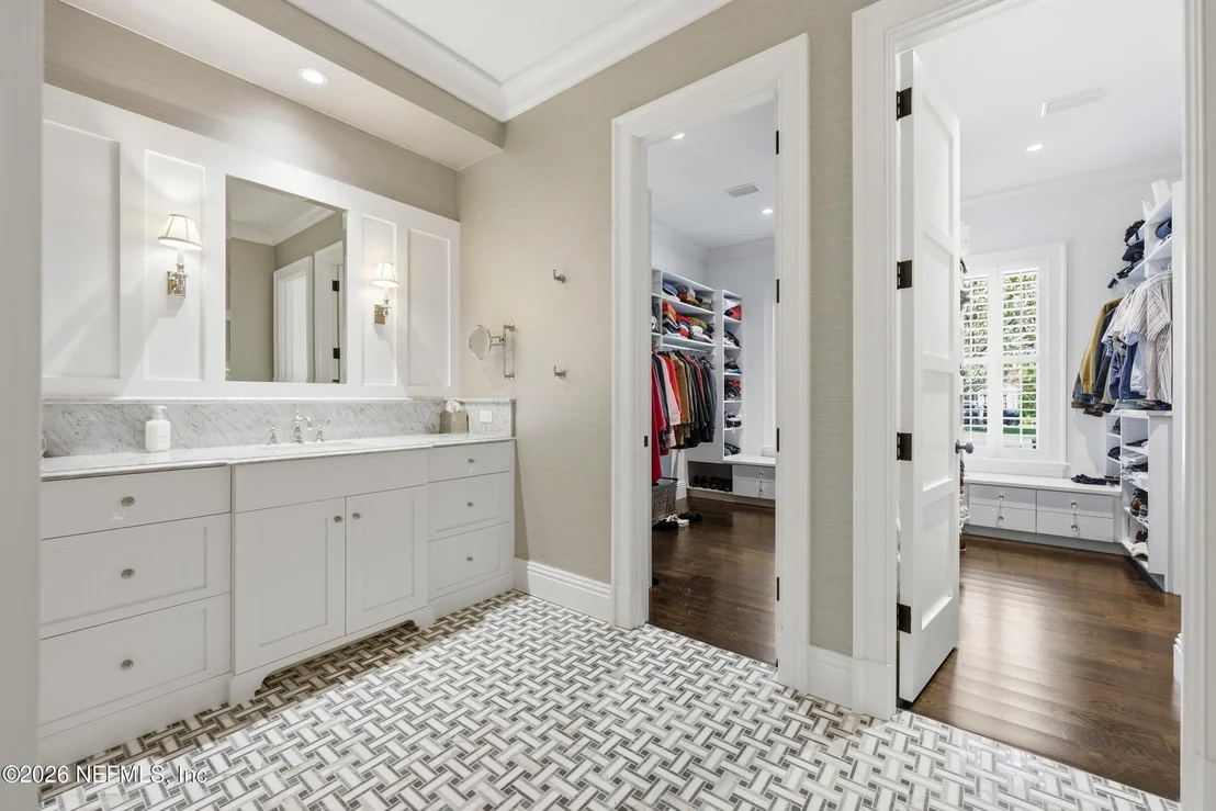 Photo of 1030 MAPLE Lane