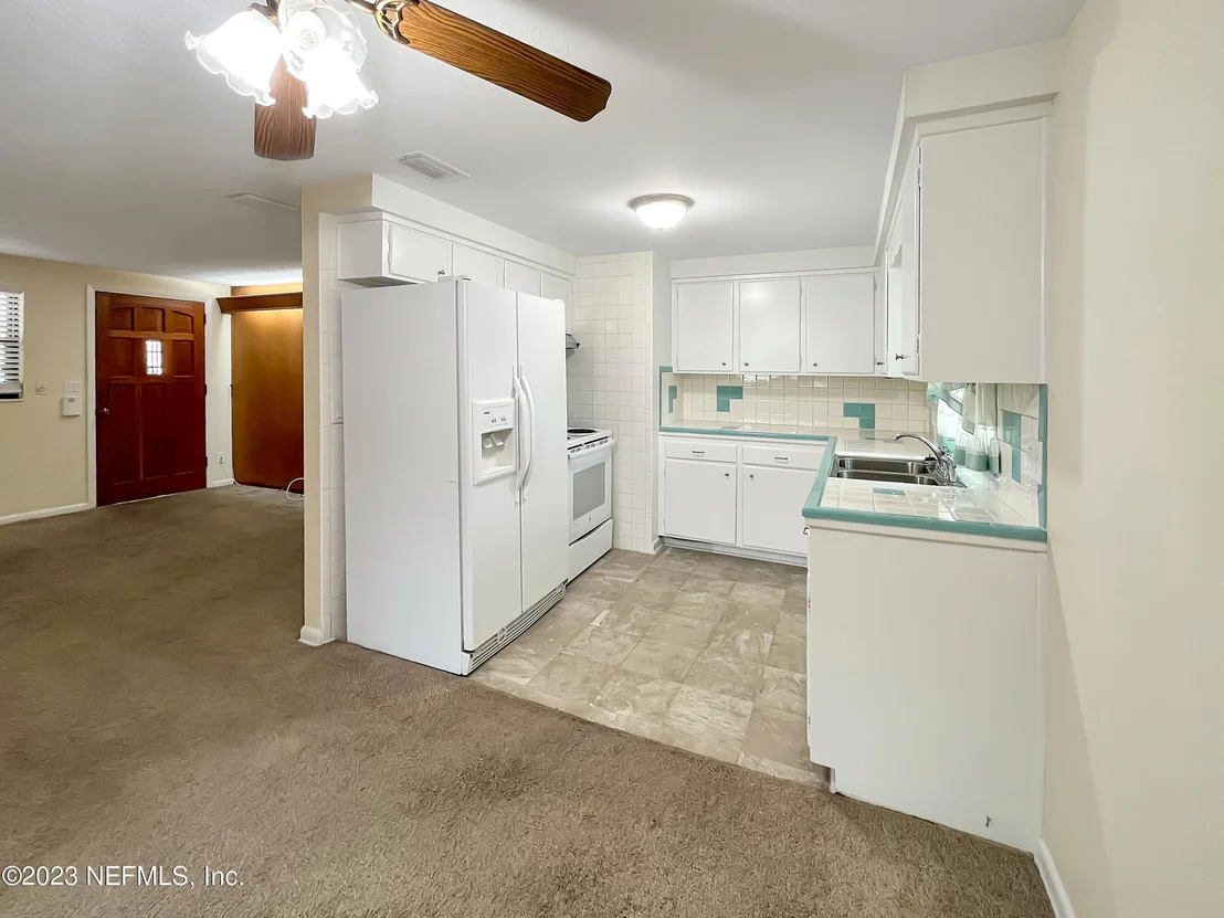 Photo of 451 CLERMONT Drive W