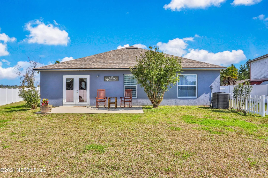 Photo of 698 ISLAMORADA Drive N