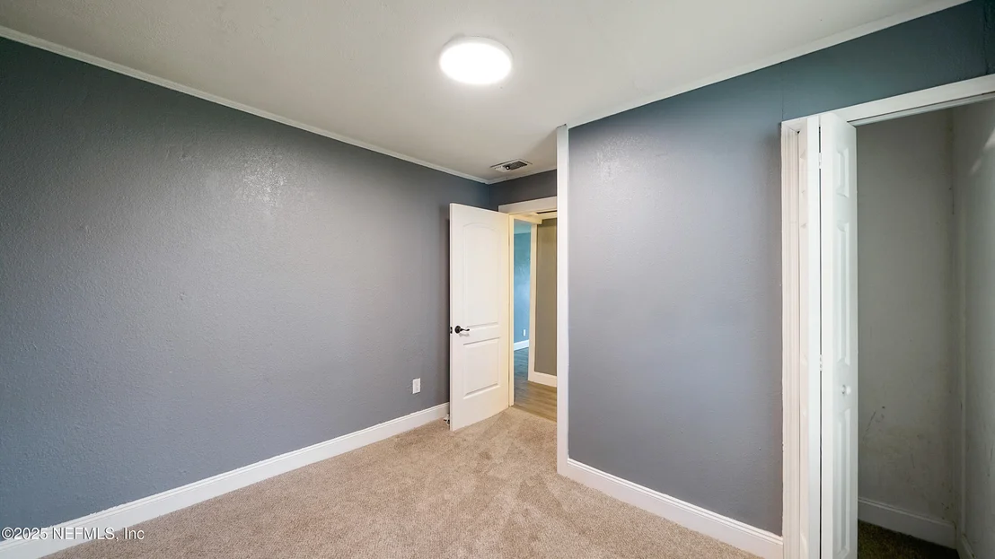 Photo of 7637 HAMMOND Boulevard