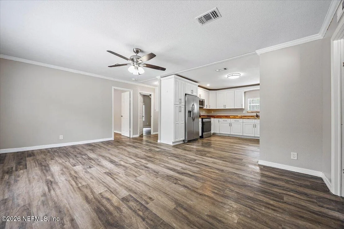 Photo of 101 MC CALL Street
