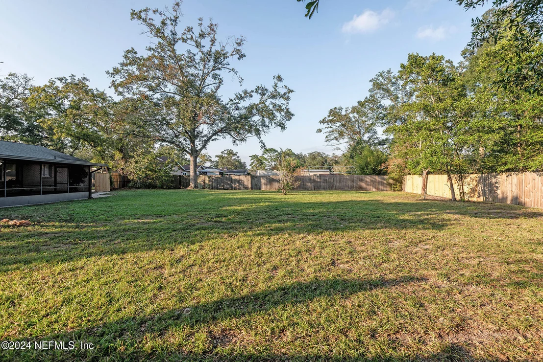 Photo of 7995 SARCEE Trail