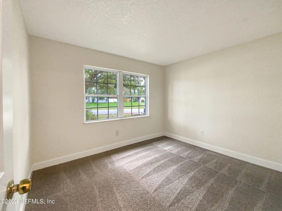 Photo of 150 SHORES Boulevard
